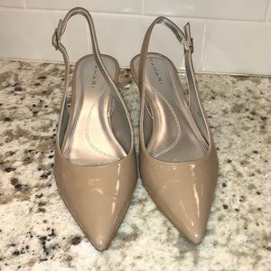6.5. Tahari kitten heels
